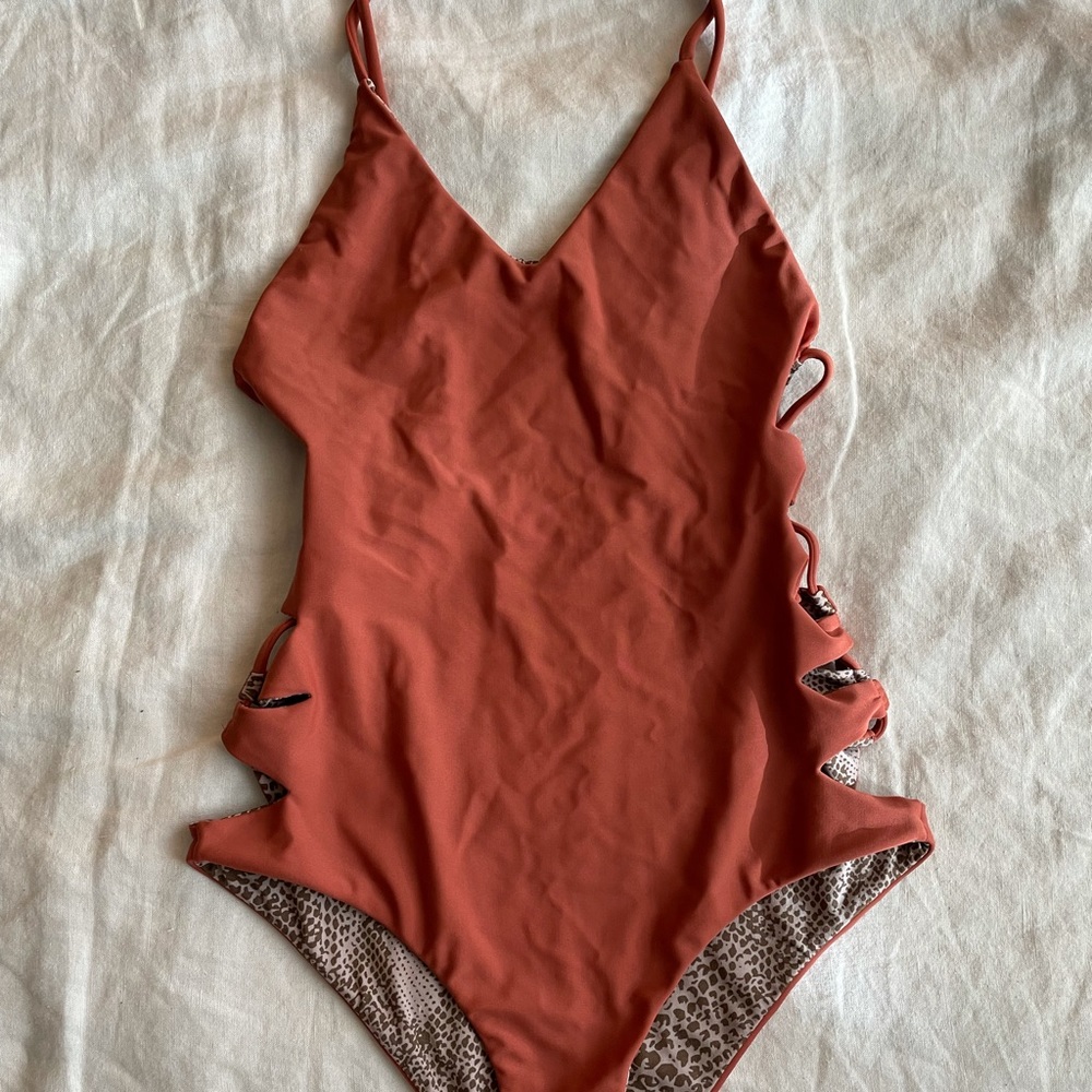 Acacia one piece
